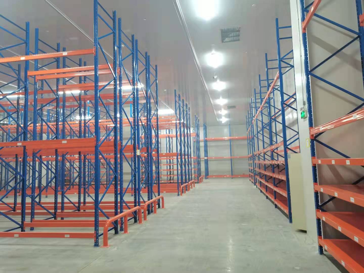 大型恒溫倉庫設(shè)計建造費用價格需要多少?